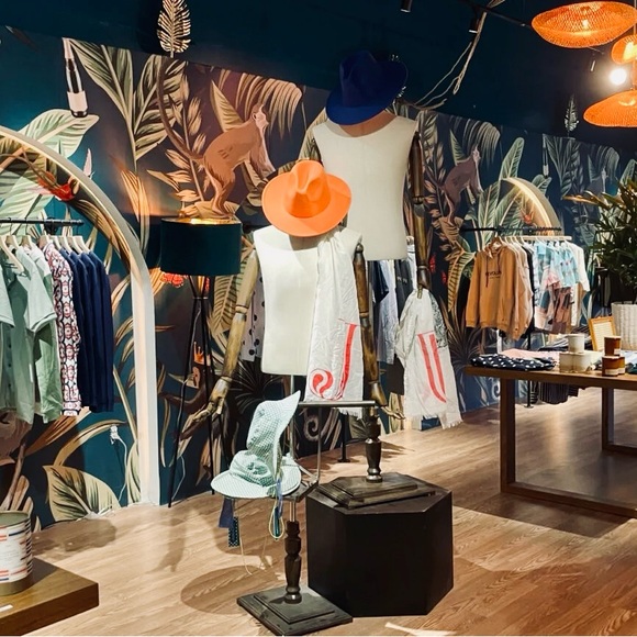 Meet your Posher, Alex - Picture 3 of 10